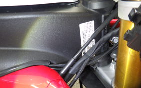 YAMAHA YZF-R1 2009