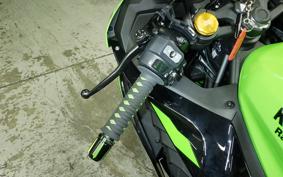 KAWASAKI ZX-25R 1982 ZX250E