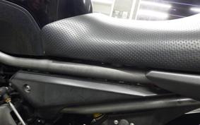 YAMAHA XJ6 N 2011