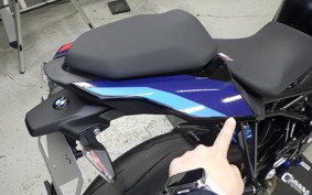 BMW M1000R 2023