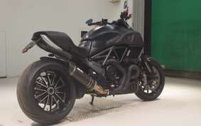 DUCATI DIAVEL 2016