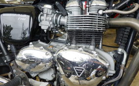 TRIUMPH BONNEVILLE T100 2008