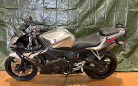 YAMAHA YZF-R6 2004 RJ05