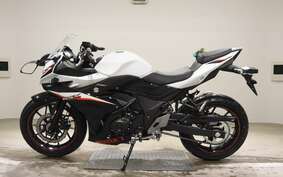 SUZUKI GSX250RA DN11A