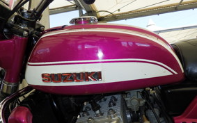 SUZUKI GT750 GT750