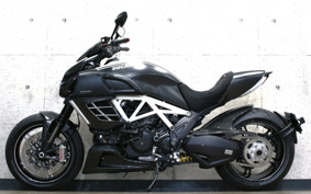DUCATI DIAVEL 2012 G102J