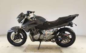 SUZUKI GSR250