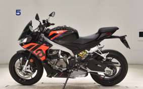 APRILIA トゥオノ660 FACTORY 2024