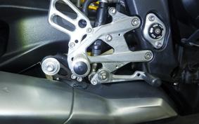 TRIUMPH STREET TRIPLE RS 2023