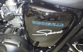 TRIUMPH BONNEVILLE SPIRIT 2015