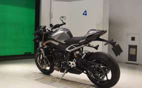 TRIUMPH STREET TRIPLE RS 2023