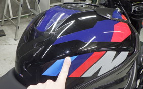 BMW M1000R 2024
