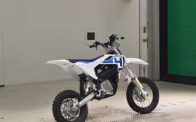 HUSQVARNA EE-5 2012