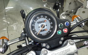 TRIUMPH BONNEVILLE 2004