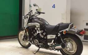 YAMAHA VMAX 2000