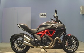 DUCATI DIAVEL Carbon 2015 G105J