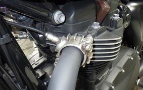 TRIUMPH STREET TWIN 2018