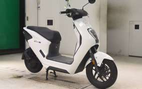 HONDA EM1 e: 2001 EF16
