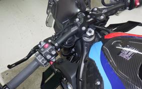 BMW M1000R 2023