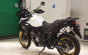 SUZUKI DL650 ( V-Strom 650 ) XTA 2022 C733M
