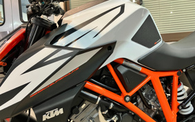 KTM 1290 SUPER DUKE R 2020 V3940