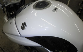 SUZUKI GSR250