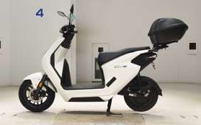 HONDA EM1 e: 2002 EF16