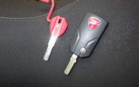 DUCATI DIAVEL 2012