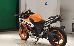 HONDA CBR250R GEN 3 2001 MC41