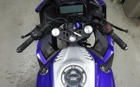 YAMAHA YZF-R15 2013