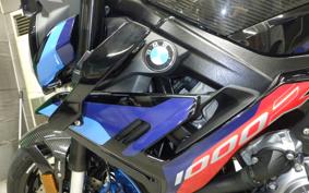 BMW M1000R 2024