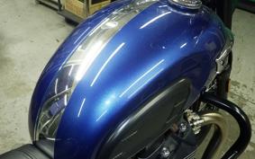 TRIUMPH BONNEVILLE T100 2023