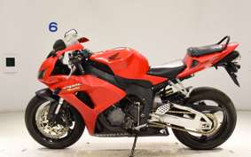 HONDA CBR1000RR 2006 SC57