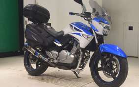 SUZUKI GSR250