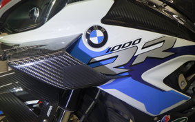 BMW M1000RR 2024