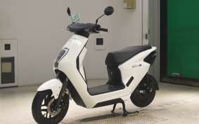 HONDA EM1 e: 2022 EF16