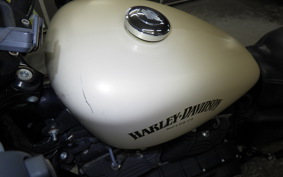 HARLEY XL883N 2015