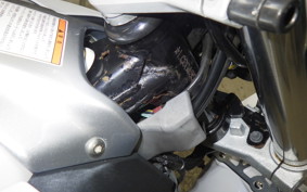 SUZUKI GSR250
