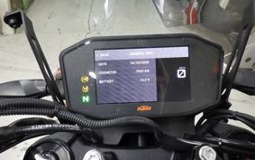 KTM 890 DUKE R 2023