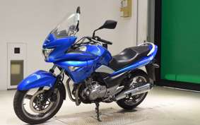 SUZUKI GSR250S 2003