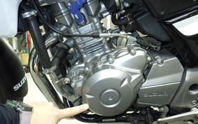 SUZUKI GSR250
