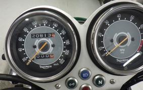 TRIUMPH BONNEVILLE 2004