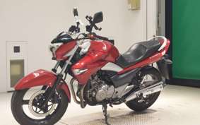 SUZUKI GSR250