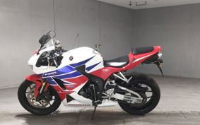HONDA CBR600RR 2016 PC40