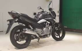 SUZUKI GSR250 2004