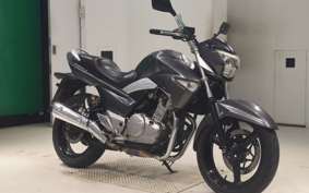 SUZUKI GSR250 2004