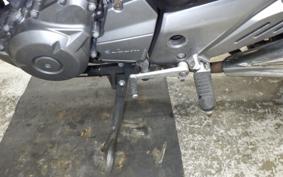 SUZUKI GSR250 2004