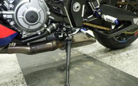 BMW M1000R 2024