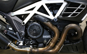 DUCATI DIAVEL 2012 G102J