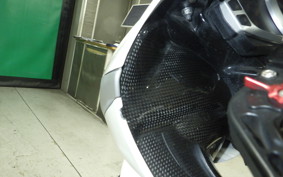 TRIUMPH DAYTONA 675 R 2015